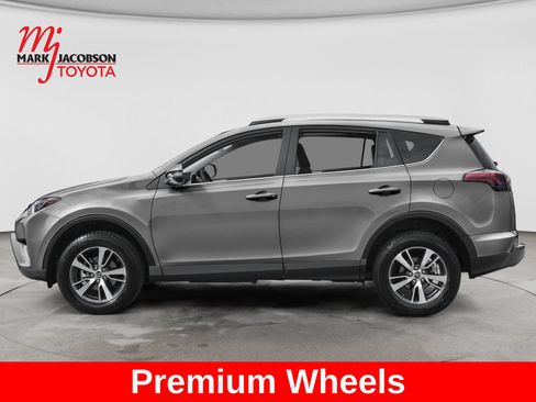 Used 2018 Toyota RAV4 XLE FWD image 4