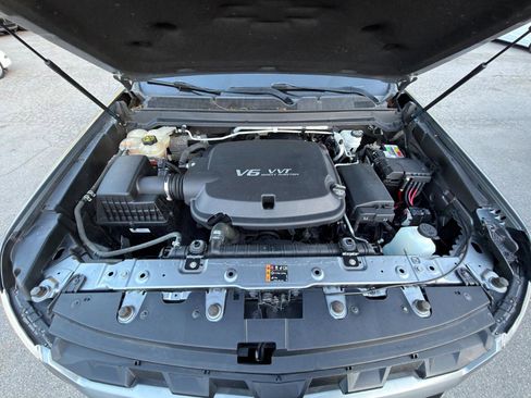 Used 2021 Chevrolet Colorado LT AWD/4WD image 24