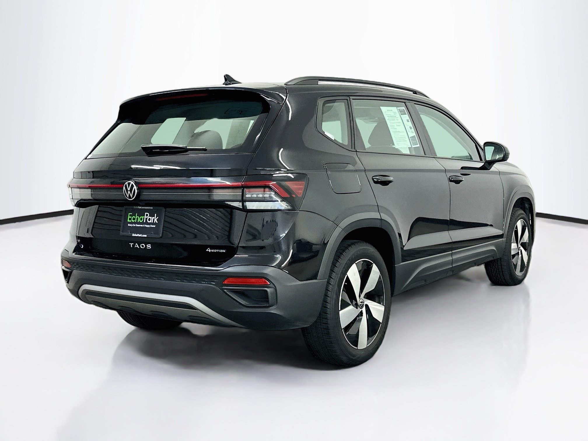Used 2025 Volkswagen Taos S AWD/4WD image 9