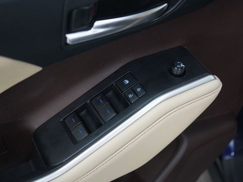 Used 2021 Toyota Highlander XLE image 22