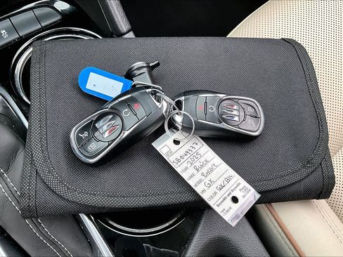 Used 2025 Buick Encore GX Avenir w/ Avenir Technology Package image 15