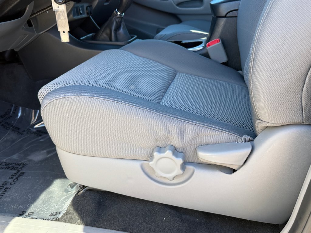 Used 2015 Toyota Tacoma 4x4 Double Cab w/ TRD Sport Package image 17
