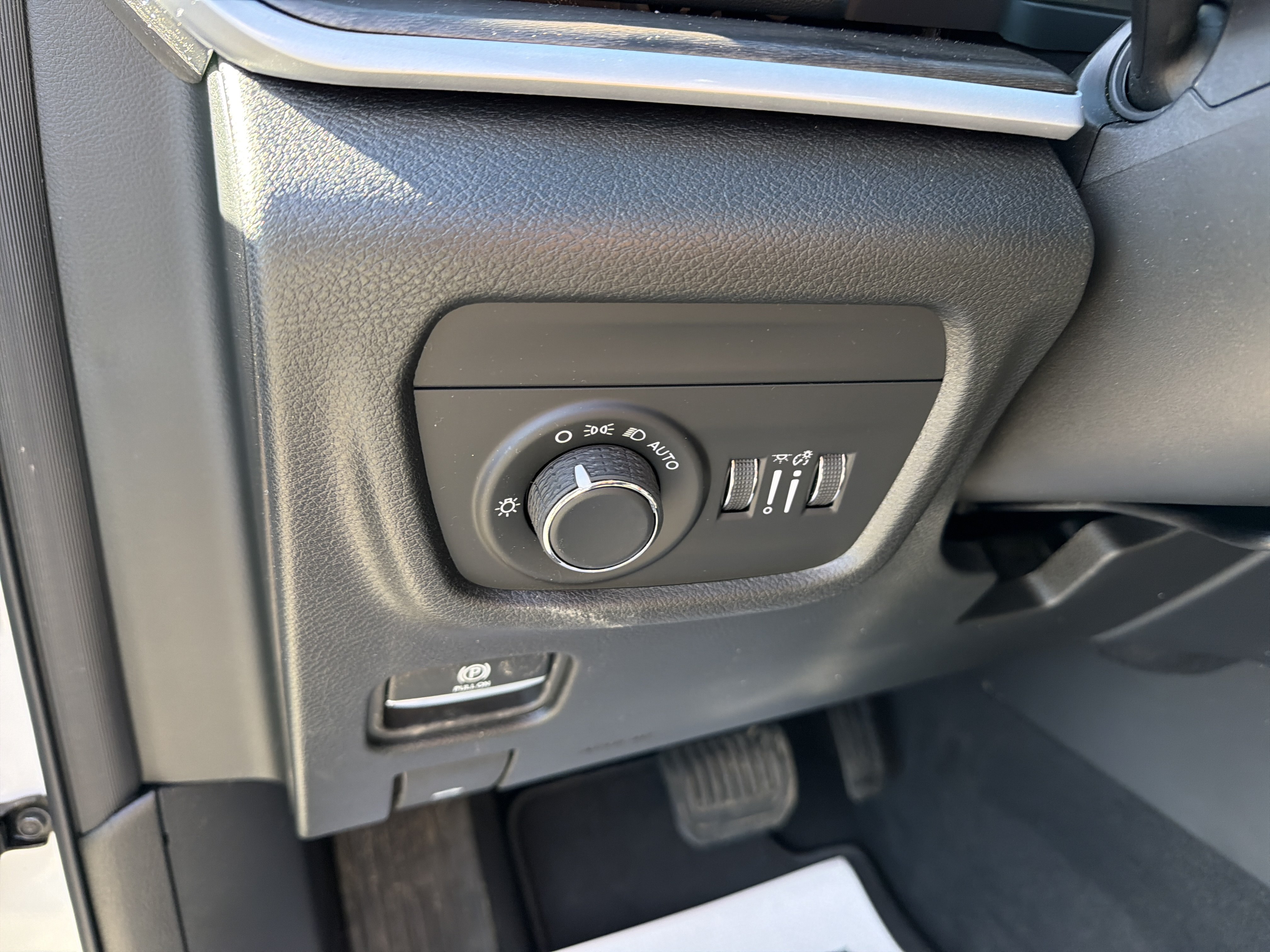 New 2026 Jeep Grand Cherokee Altitude AWD/4WD image 17
