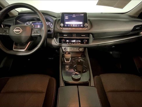 Used 2025 Nissan Rogue SV image 15