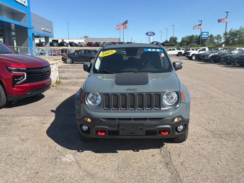Used 2015 Jeep Renegade Trailhawk AWD/4WD image 2