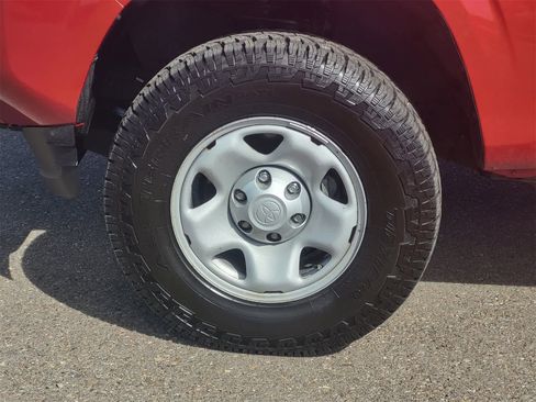 Used 2022 Toyota Tacoma SR image 10