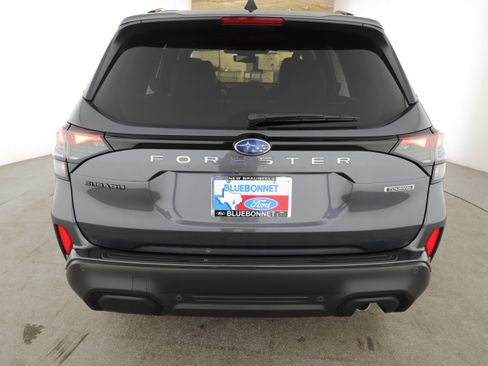 Used 2025 Subaru Forester Touring image 4