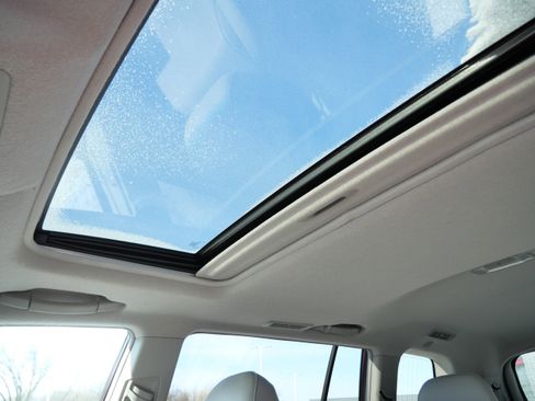 Used 2012 Toyota Highlander Limited image 32