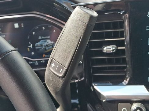 Used 2023 Chevrolet Silverado 1500 LT AWD/4WD image 14