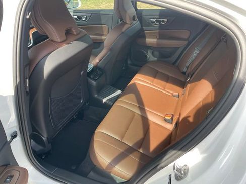 Used 2022 Volvo S60 T8 Inscription w/ Advanced Package image 16