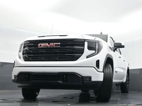 Used 2024 GMC Sierra 1500 Elevation image 30