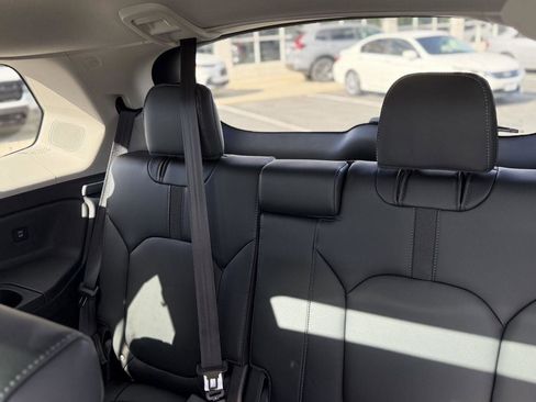 Certified 2025 Honda Pilot Touring image 32