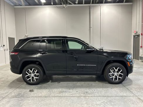 New 2025 Jeep Grand Cherokee Limited image 5
