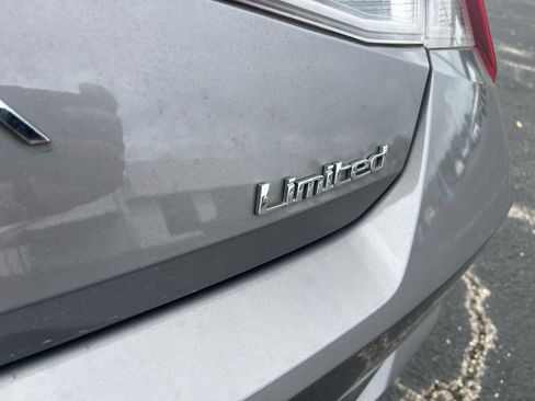 Used 2021 Hyundai Elantra Limited image 8