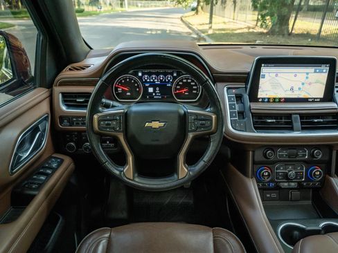 Used 2021 Chevrolet Suburban High Country w/ Premium Package AWD/4WD image 20
