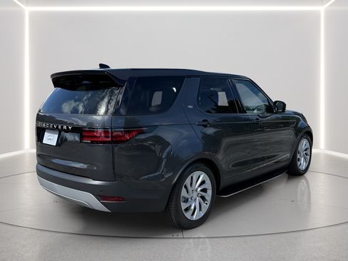 Used 2025 Land Rover Discovery S AWD/4WD image 5