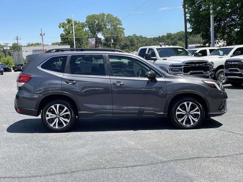 Used 2022 Subaru Forester Limited AWD/4WD image 9