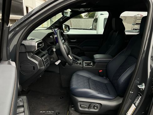 New 2025 Toyota 4Runner 4WD image 12