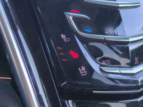 Used 2020 Cadillac Escalade Premium Luxury image 36