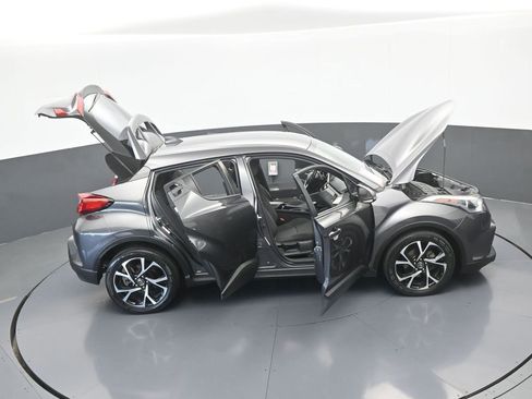 Used 2019 Toyota C-HR XLE FWD image 60
