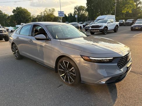 Used 2023 Honda Accord Touring image 6