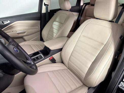 Used 2019 Ford Escape SEL image 21