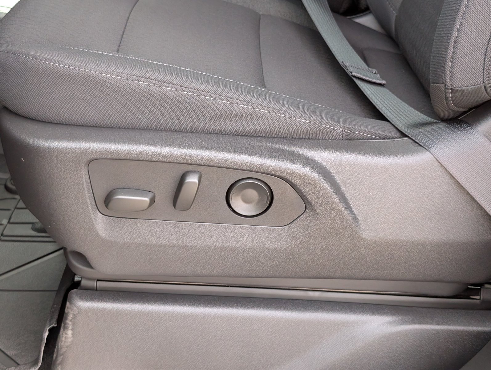 New 2026 Chevrolet Silverado 1500 RST w/ LPO, Liner Protection Package AWD/4WD image 14