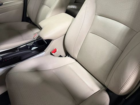 Used 2017 Honda Accord EX-L image 18