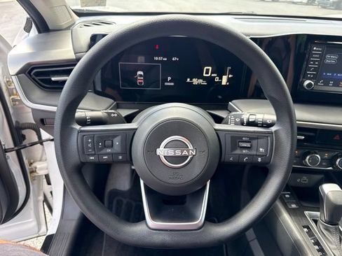 Used 2025 Nissan Kicks S AWD/4WD image 16