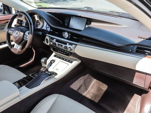 Used 2018 Lexus ES 350 w/ Luxury Package w/Wood Trim FWD image 72