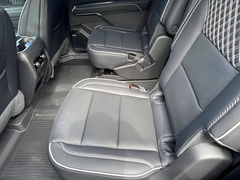 New 2026 GMC Acadia Denali w/ Super Cruise Package FWD image 21