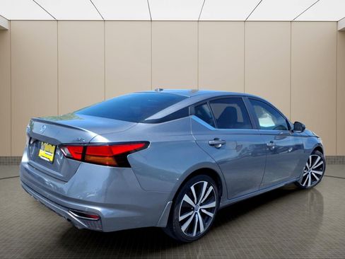 Used 2020 Nissan Altima 2.5 SR w/ Premium Package FWD image 6