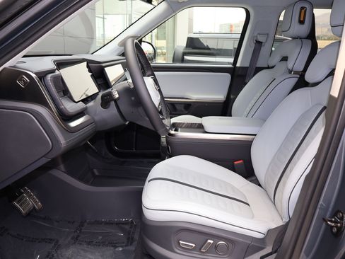 Used 2023 Rivian R1S Adventure AWD/4WD image 14