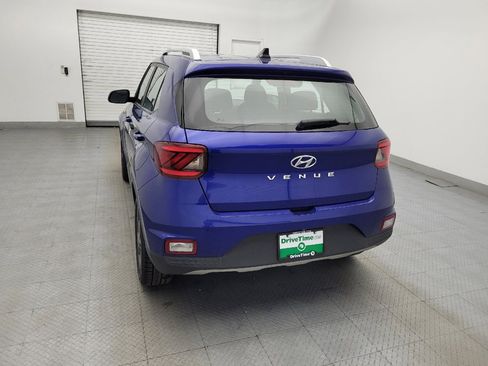 Used 2022 Hyundai Venue SEL w/ Cargo Package image 6