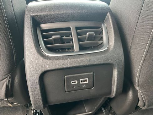 Used 2025 Chevrolet Blazer LT FWD image 22