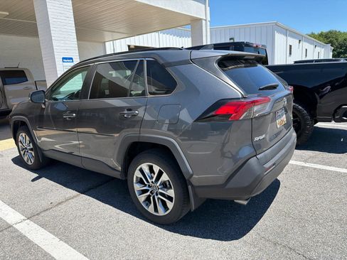 Used 2019 Toyota RAV4 XLE Premium w/ Cold Weather Package AWD/4WD image 7