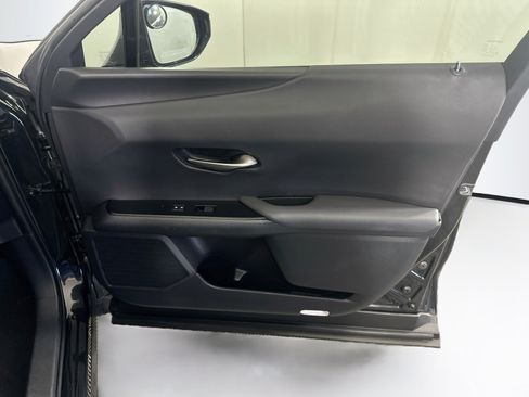Used 2020 Lexus UX 250h AWD/4WD image 29