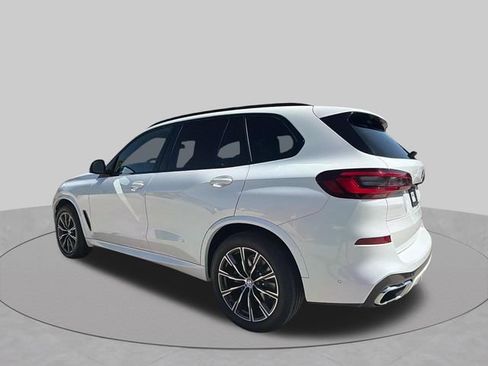 Used 2022 BMW X5 xDrive40i w/ M Sport Package AWD/4WD image 4