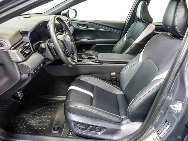 Used 2025 Toyota Camry SE FWD image 12