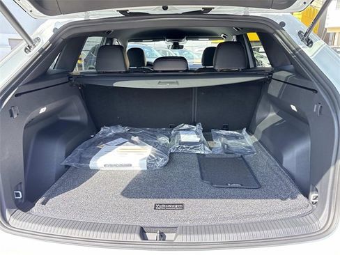 New 2026 Volkswagen Atlas Cross Sport SE image 7