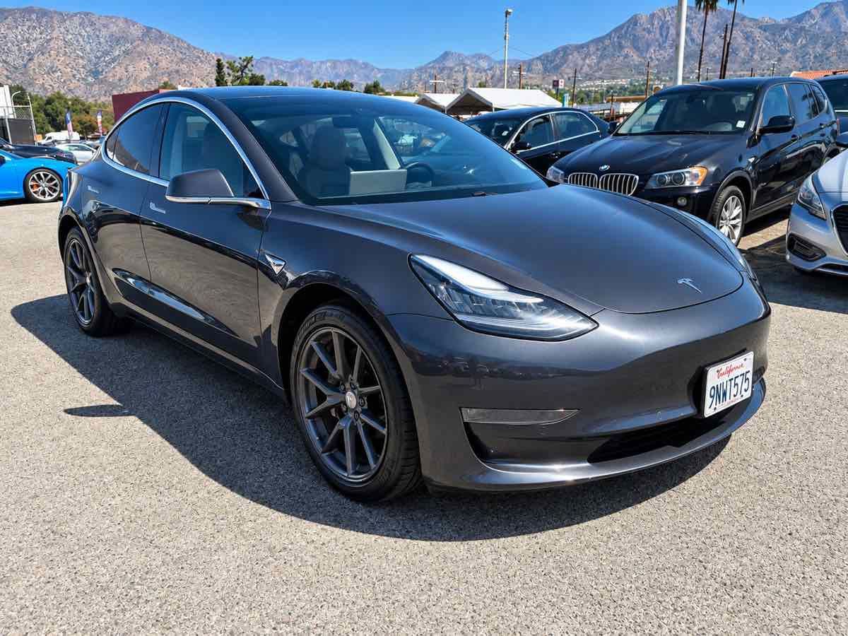 Used 2018 Tesla Model 3 Mid Range RWD image 3