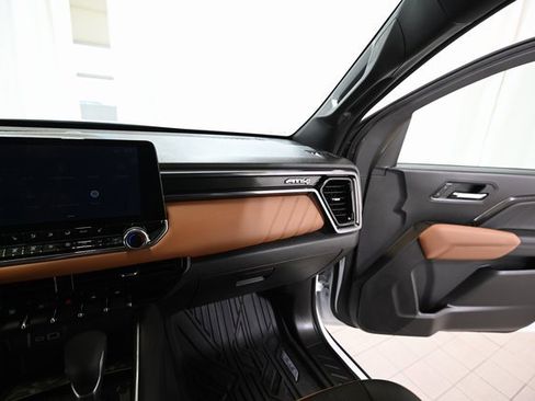 Used 2024 GMC Canyon AT4 image 29