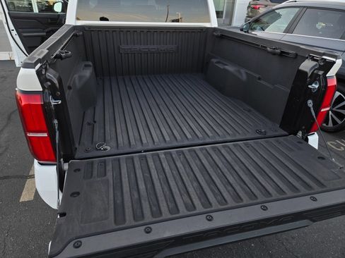 Used 2024 Toyota Tacoma SR5 AWD/4WD image 23