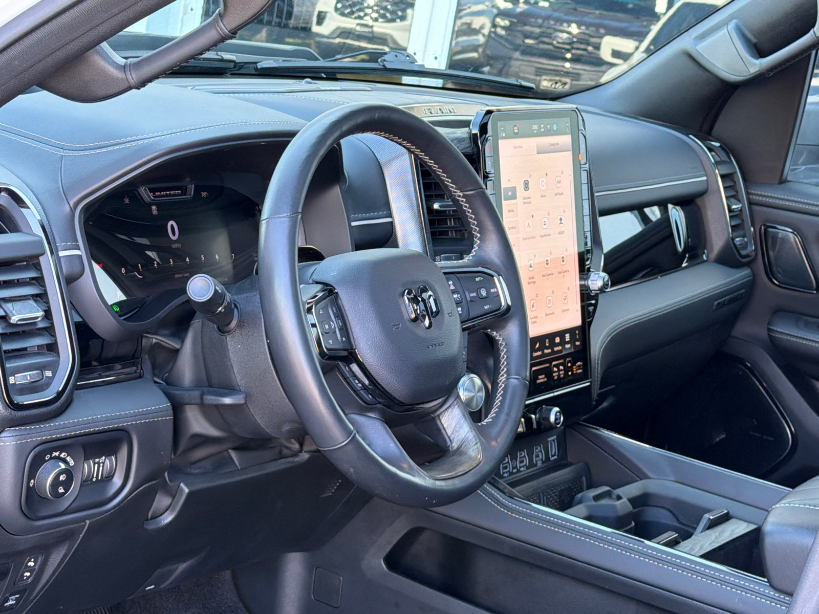 Used 2025 RAM 1500 Limited AWD/4WD image 18