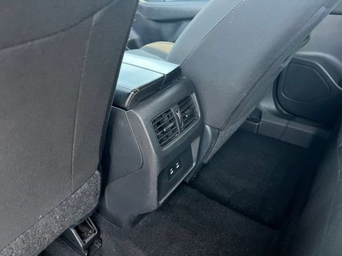 Used 2025 Nissan Rogue SV AWD/4WD image 24