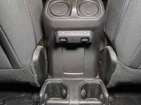 Used 2019 Jeep Wrangler Unlimited Sport S AWD/4WD image 28