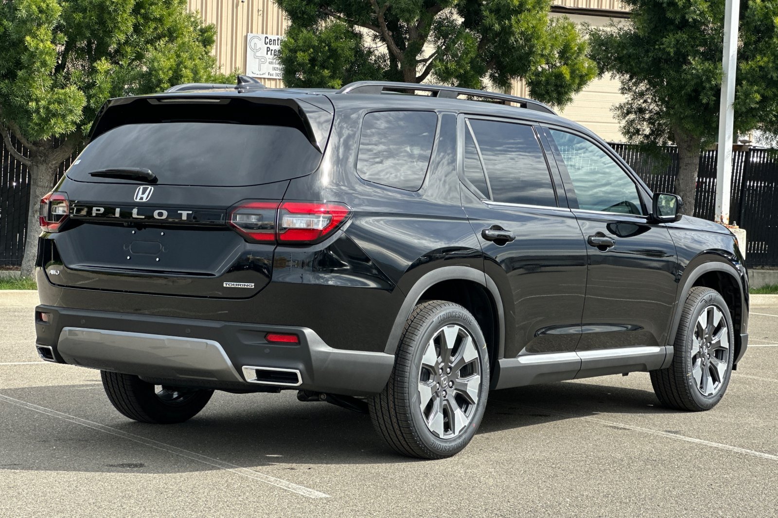 New 2026 Honda Pilot Touring image 4