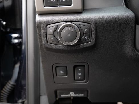 Used 2021 Ford F450 Platinum w/ FX4 Off-Road Package image 19