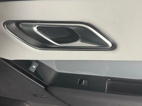 Certified 2025 Land Rover Range Rover Velar S image 38