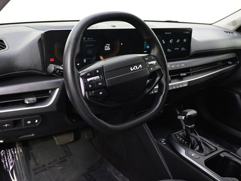 Used 2025 Kia K4 FWD image 11